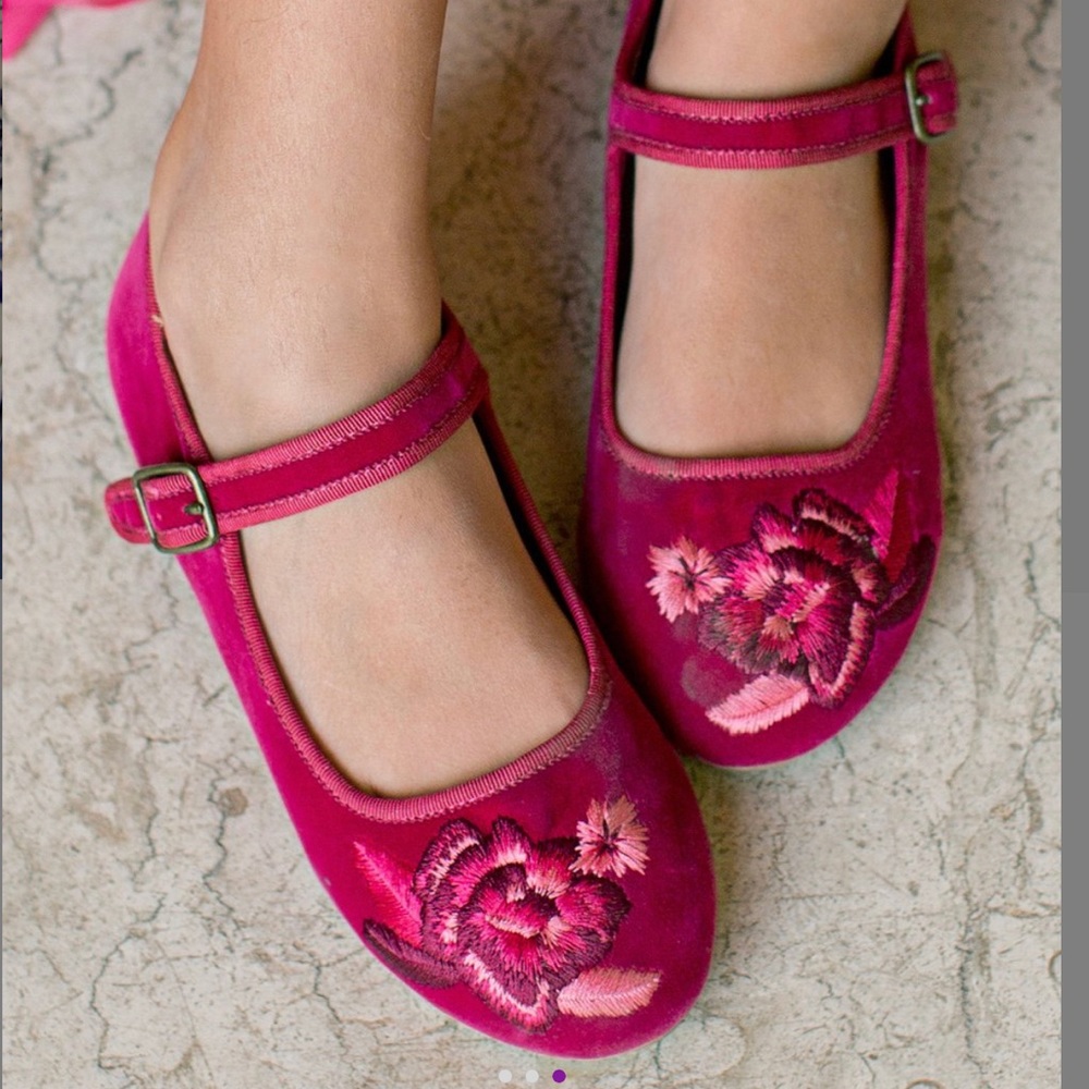 Joyfolie raspberry Mary Jane flats size 1